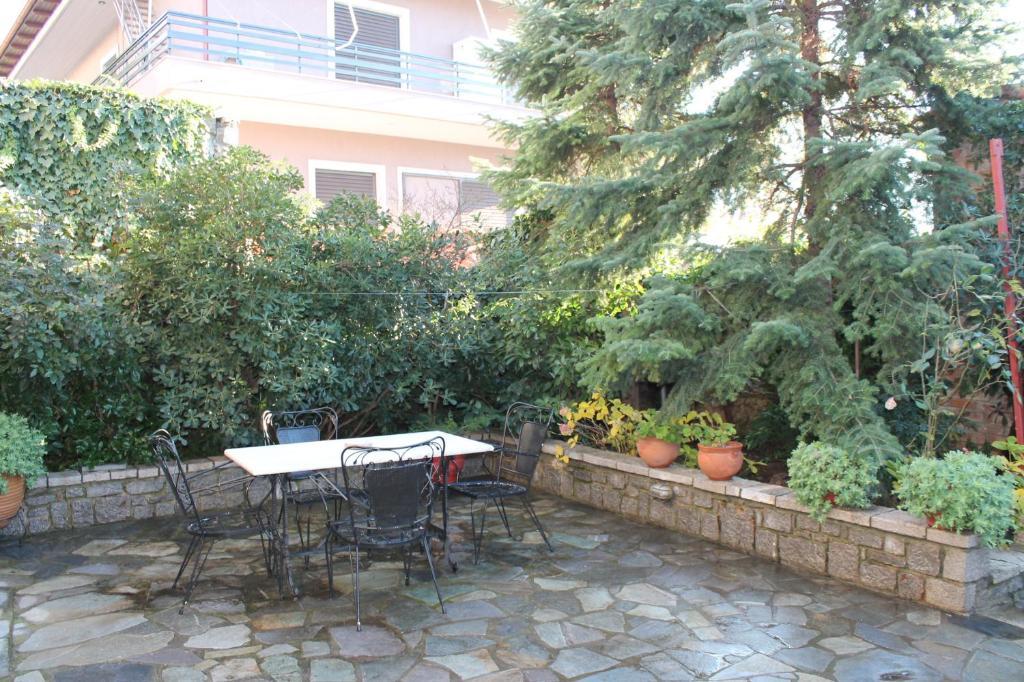 Guesthouse Karahalios Polydrossos Exterior foto