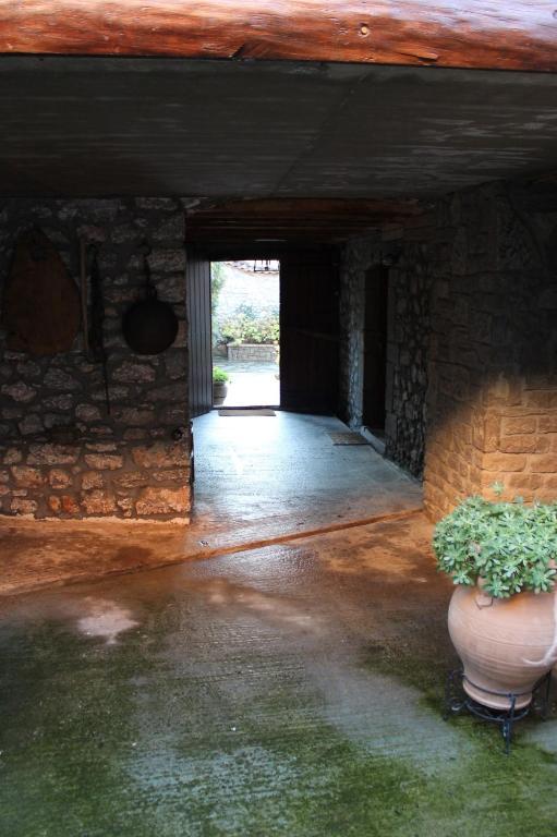 Guesthouse Karahalios Polydrossos Exterior foto