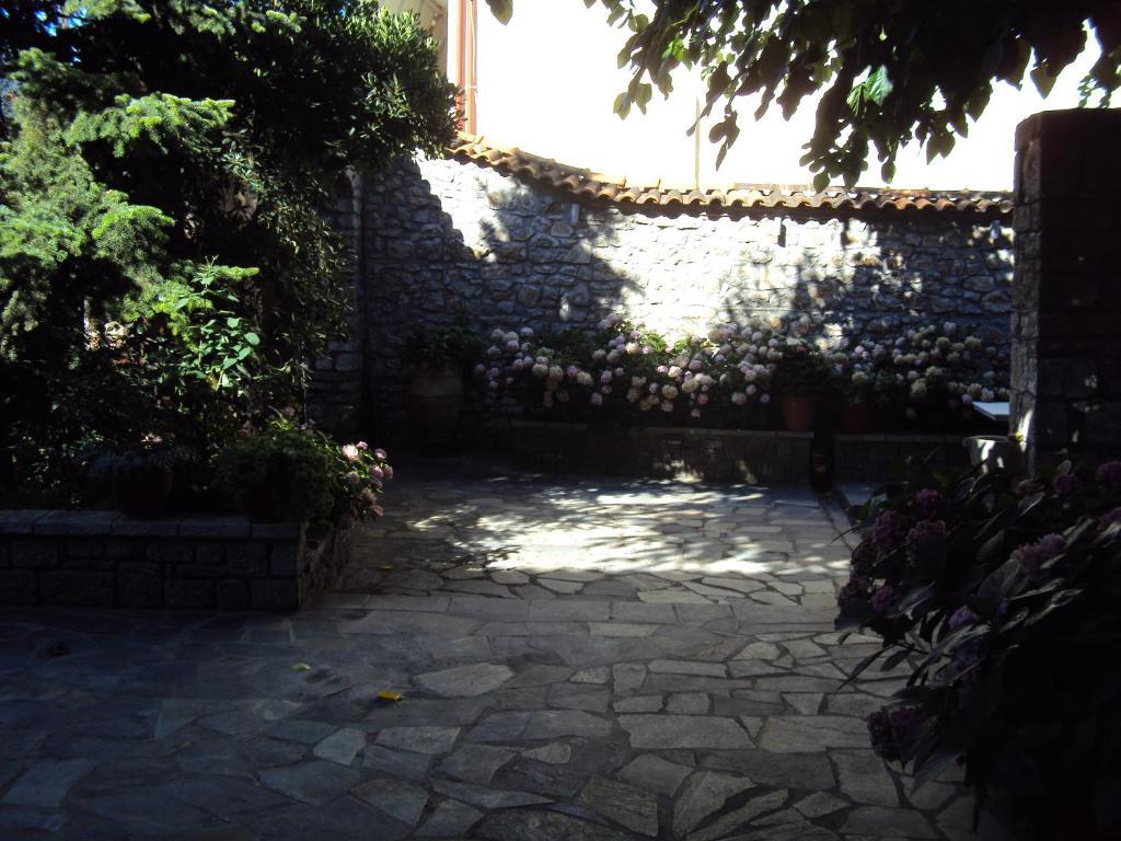 Guesthouse Karahalios Polydrossos Exterior foto